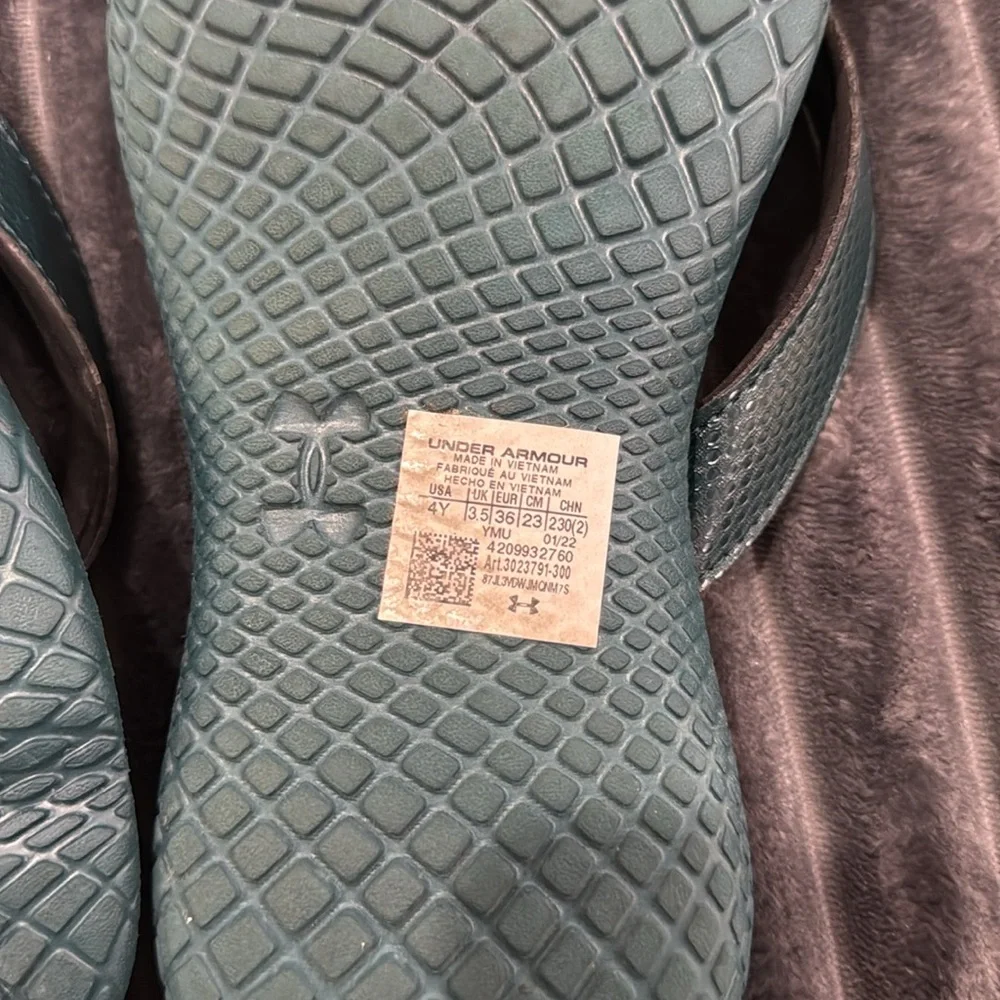 Under Armour Dark Green Memory Foam Sandals Flip Flops 4